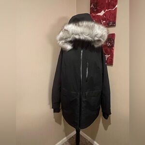 Like New Columbia  Mount Bindo Black Insulated Jacket with Fur Trimmed Hood, XL